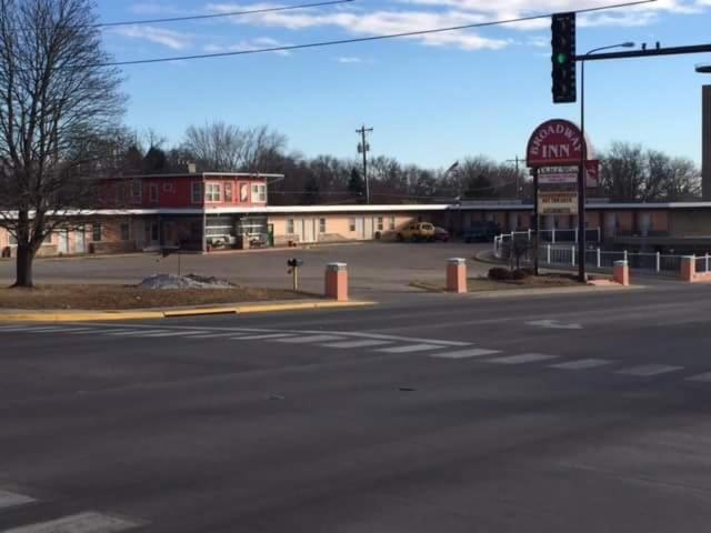 Broadway Inn Yankton Екстер'єр фото